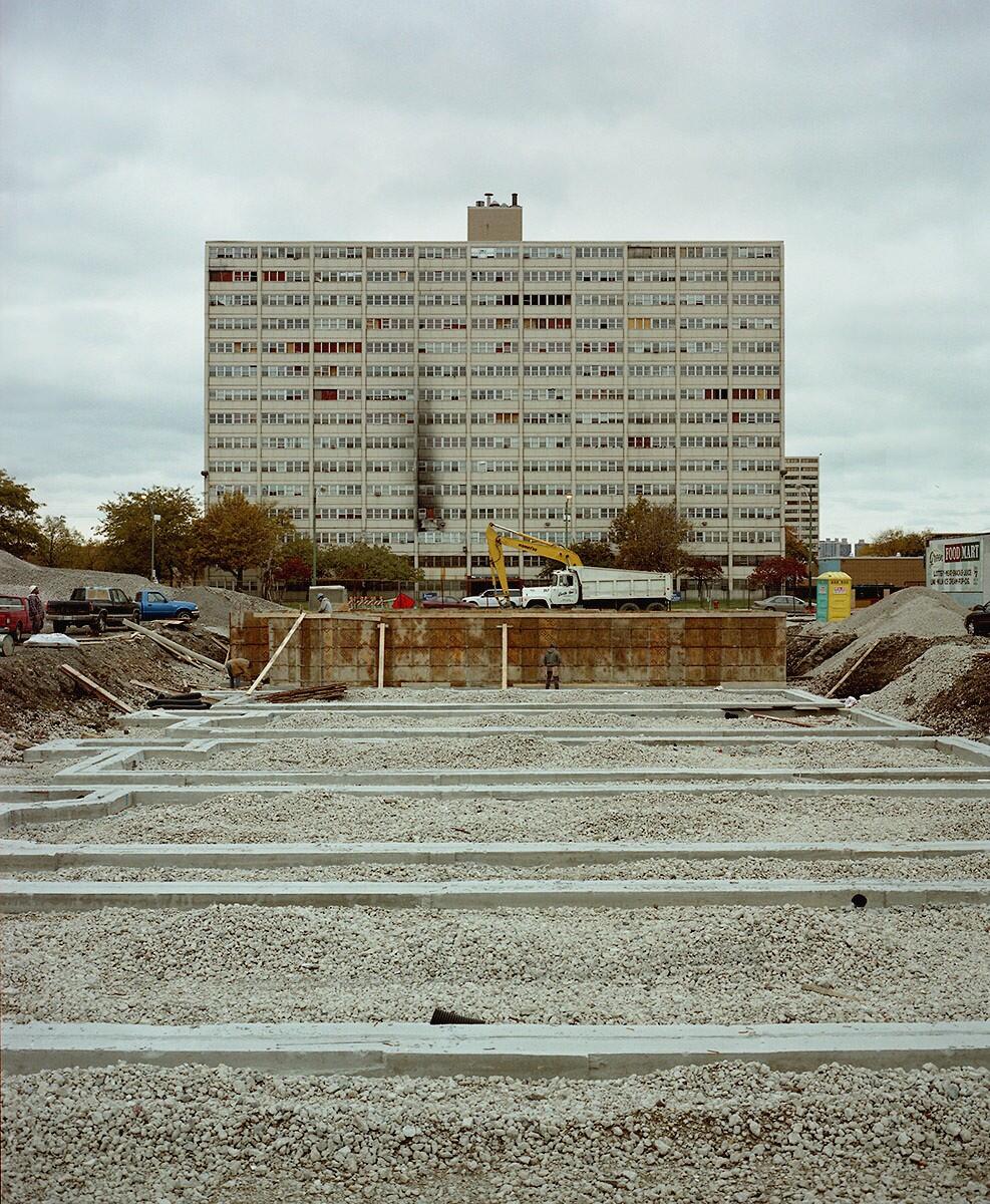 One of the last buildings in Cabrini-Green, construction of new mixed-income development in foreground. Photo by Kyle Higgins.
