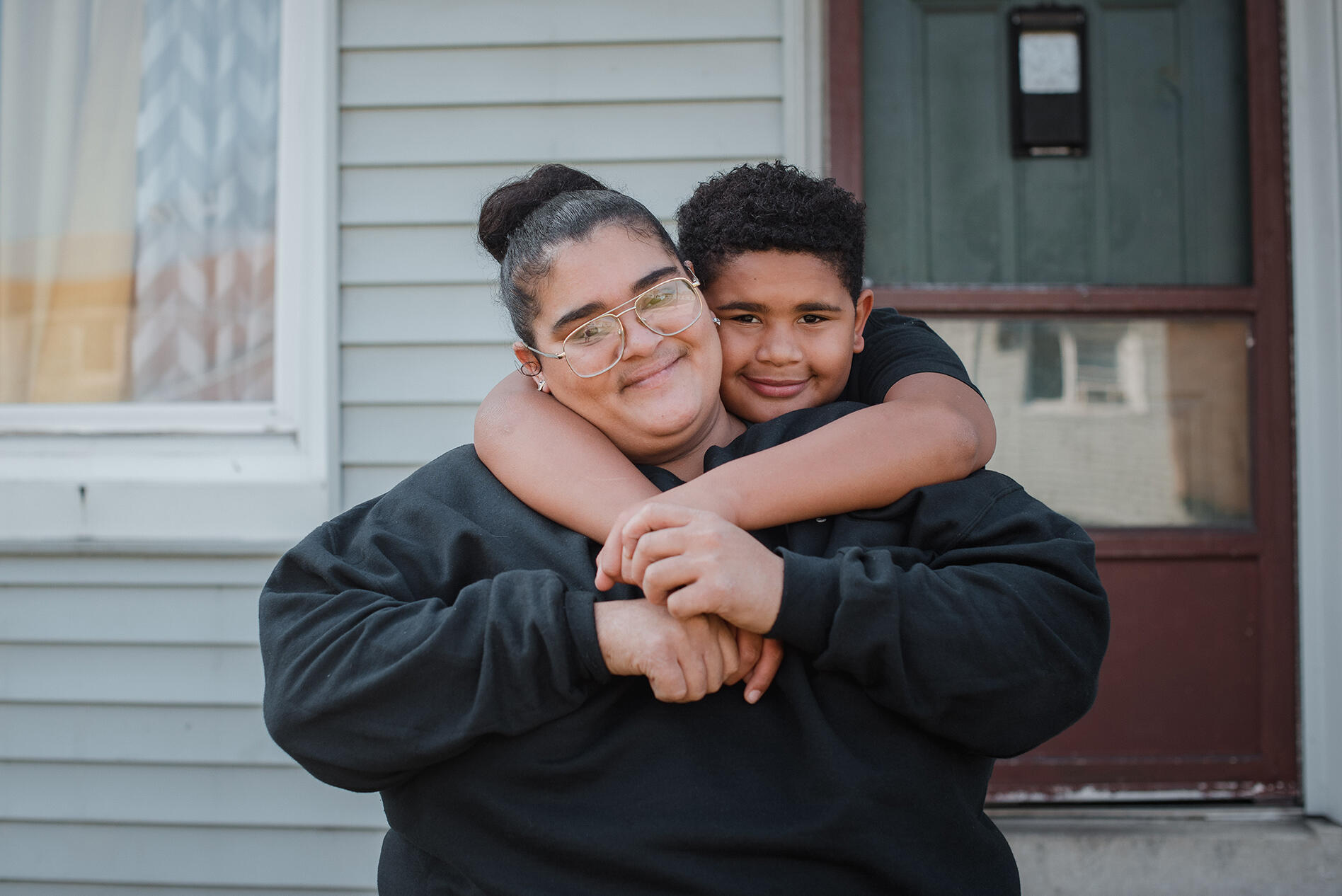 Camden residents Jeryca Guzman and her 11-year-old son, Nicholas. (Photo by Hannah Yoon for the Urban Institute)